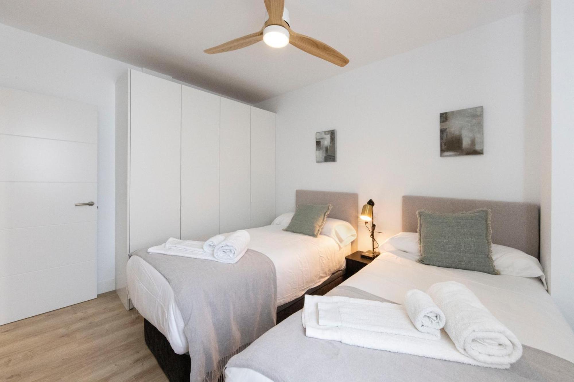 Homity Holidays - Playa Granada - Mar De Astrid Motril Exterior foto